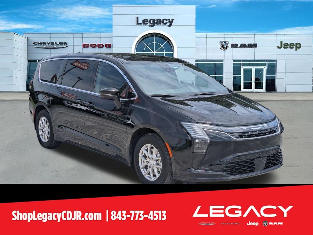 2027 Chrysler Pacifica PACIFICA SELECT in Diamond Black Crystal Pearl-Coat Exterior Paint — front three-quarter view